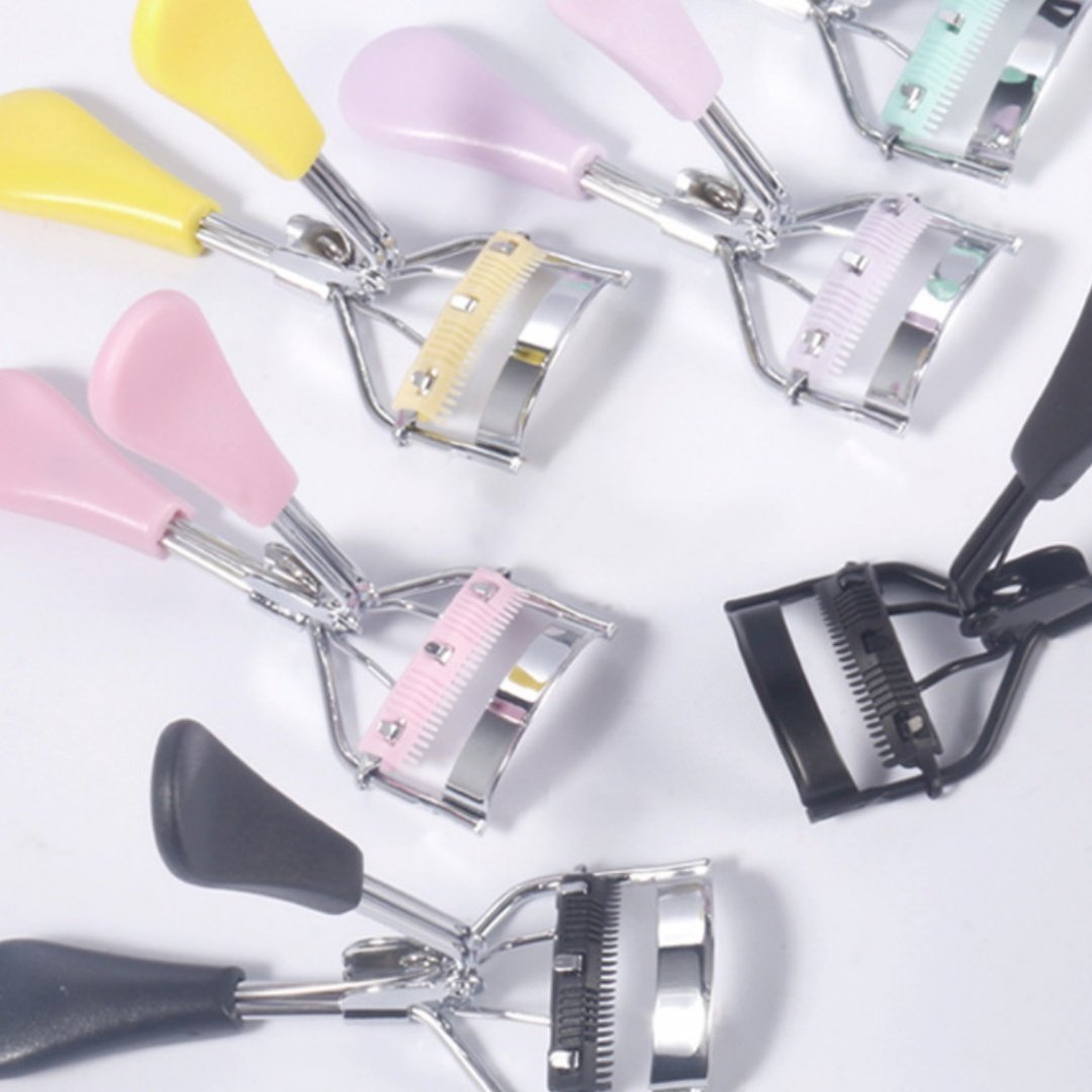 70d6edb8-6d1f-4a09-9950-23e87393fc36.jpg A4 With Comb Eyelash Curler Does Not Hurt Eyelash Curler Artifact - Image 1